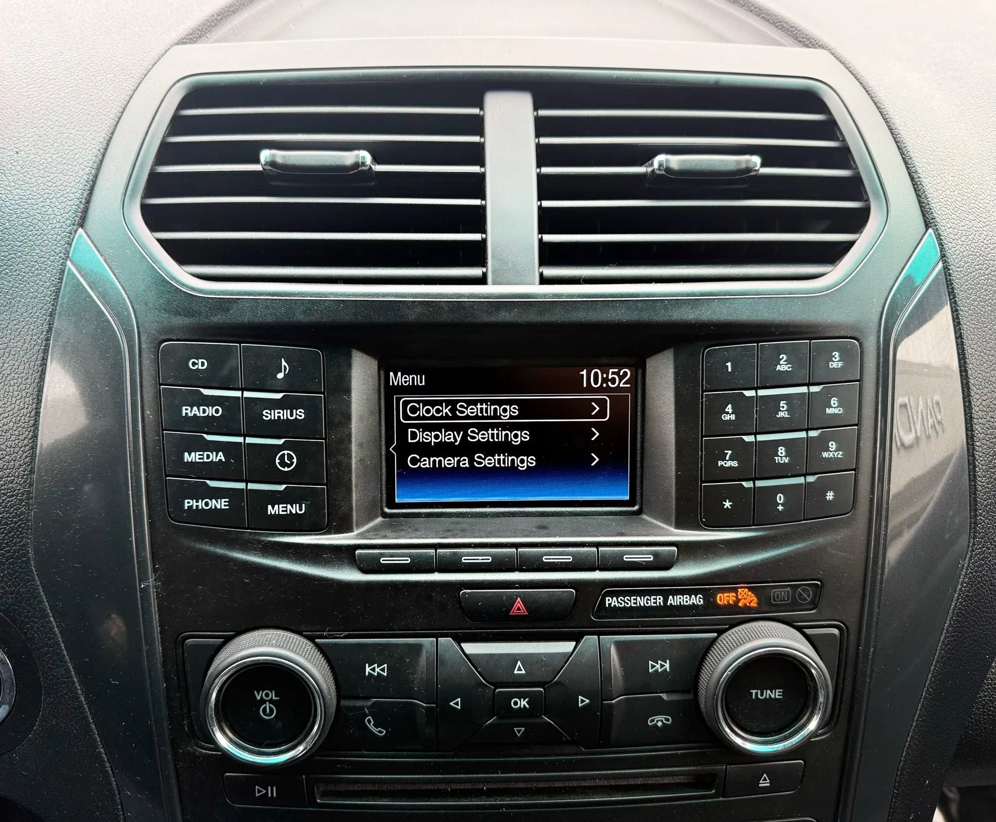 Used 2016 Ford Explorer XLT image 16