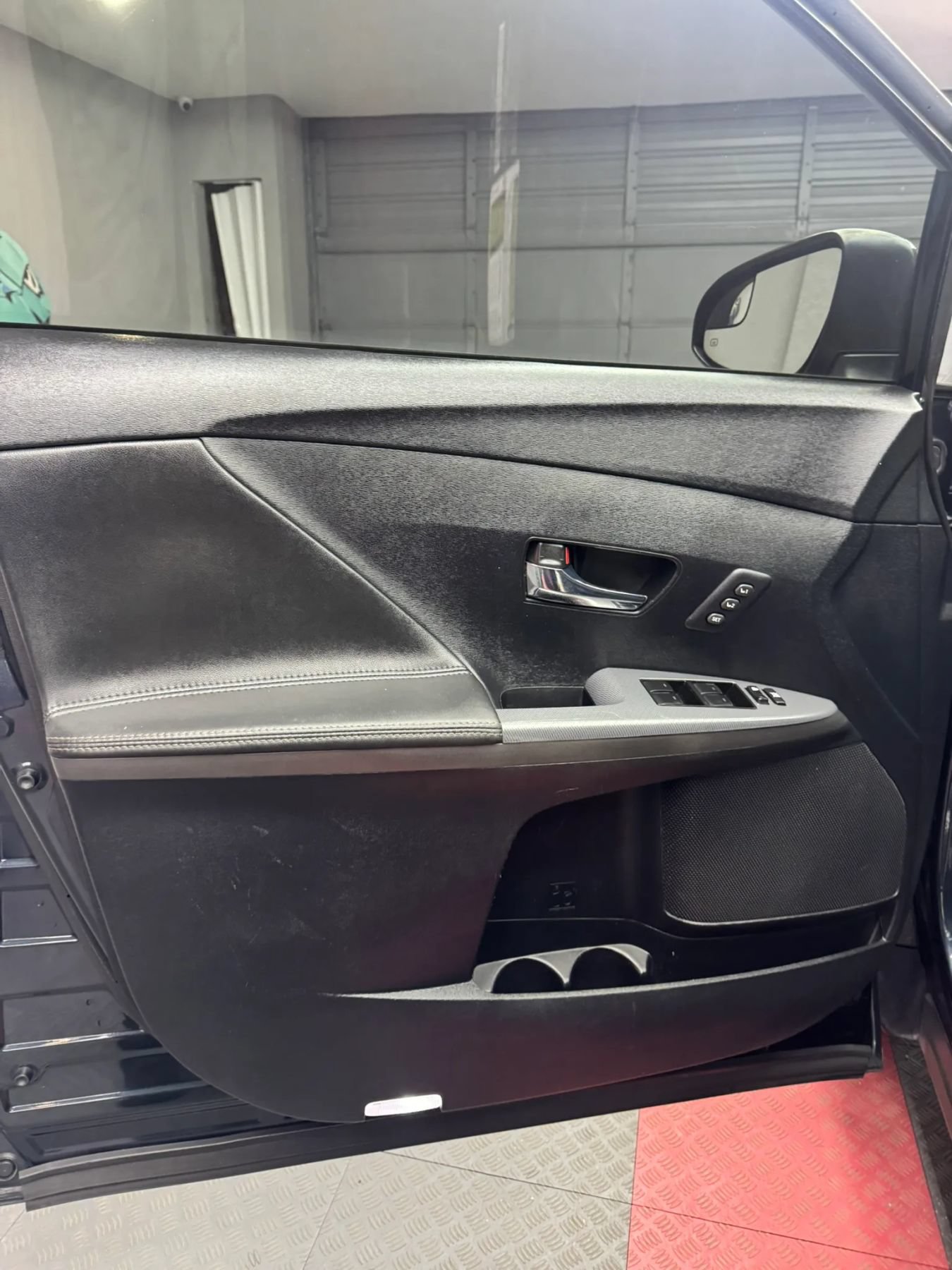 Used 2015 Toyota Venza XLE FWD image 12