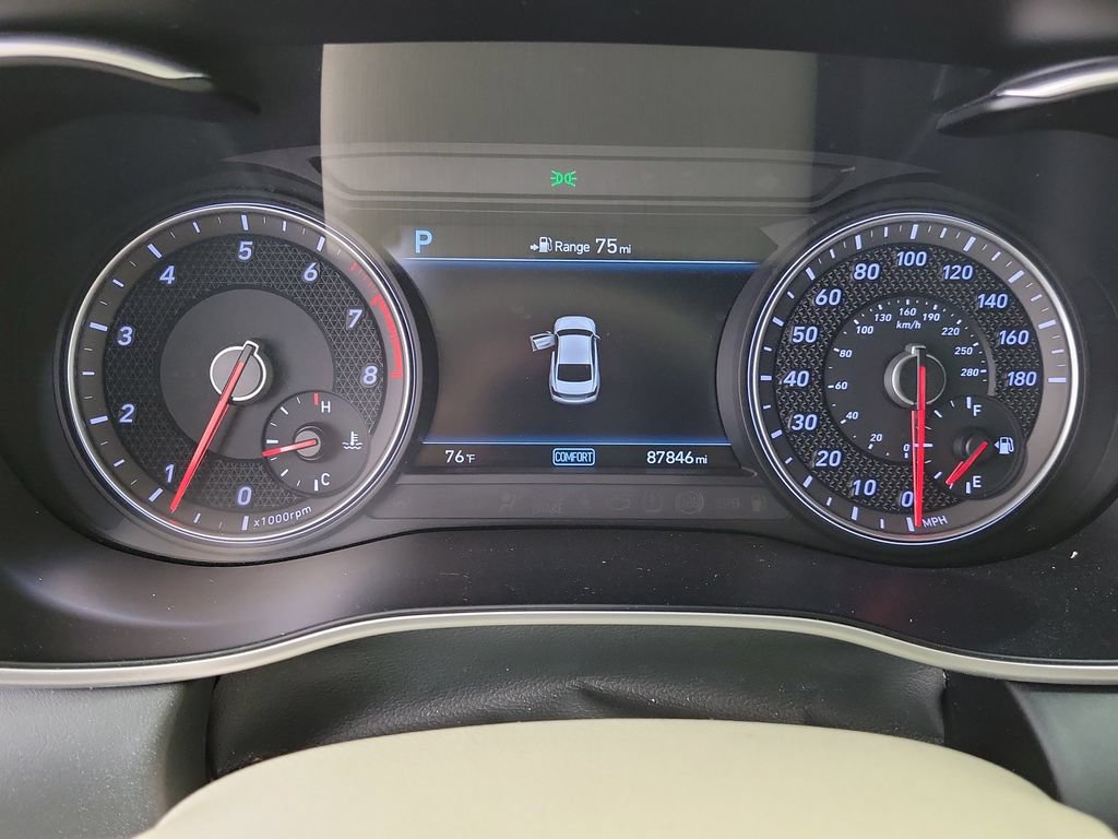 Used 2019 Genesis G70 3.3T Design RWD image 23