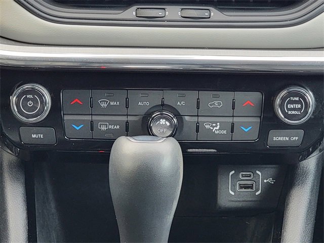 Certified 2023 Jeep Compass Limited image 29