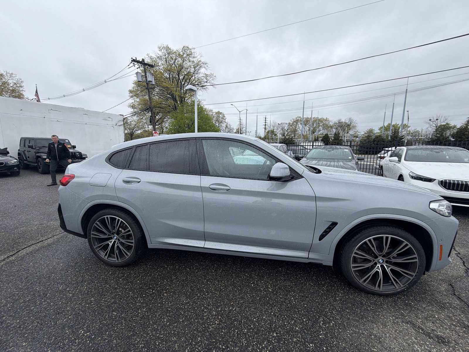 Certified 2023 BMW X4 xDrive30i w/ M Sport Package AWD/4WD image 4