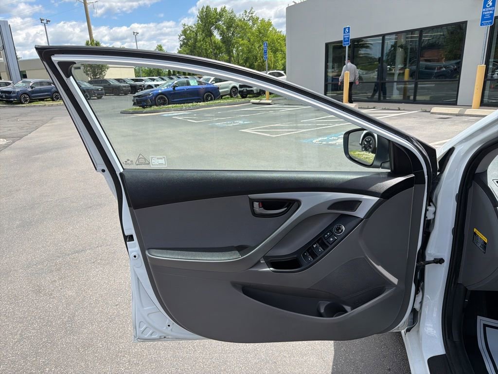 Used 2016 Hyundai Elantra SE FWD image 23