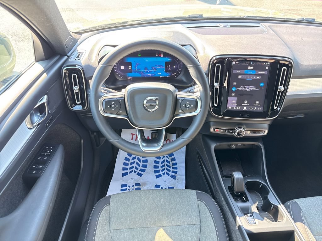Used 2024 Volvo XC40 B5 Core AWD/4WD image 15