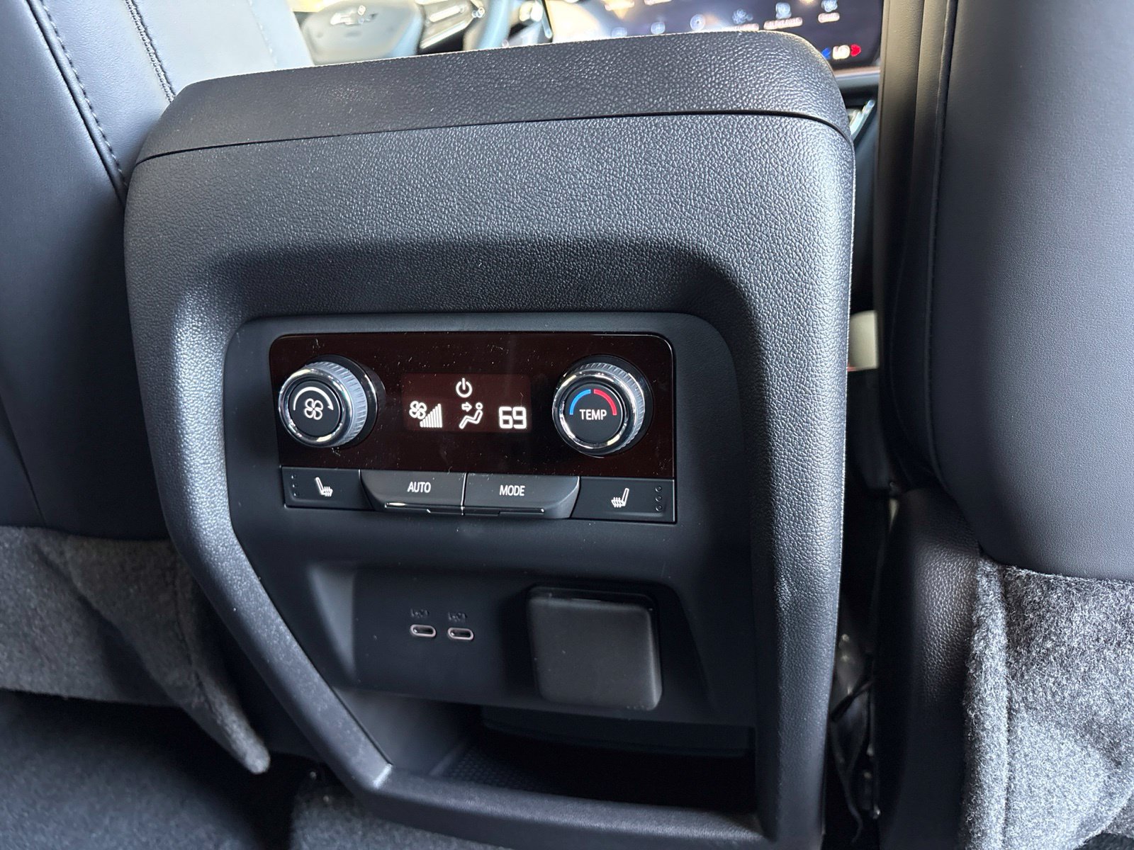 New 2027 Chevrolet Traverse RS AWD/4WD image 25