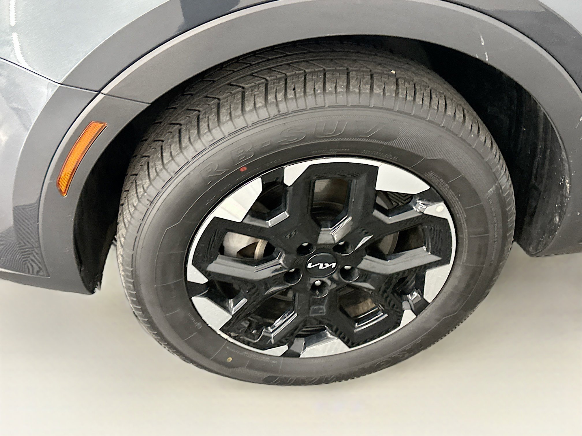 Used 2024 Kia Sorento S image 11