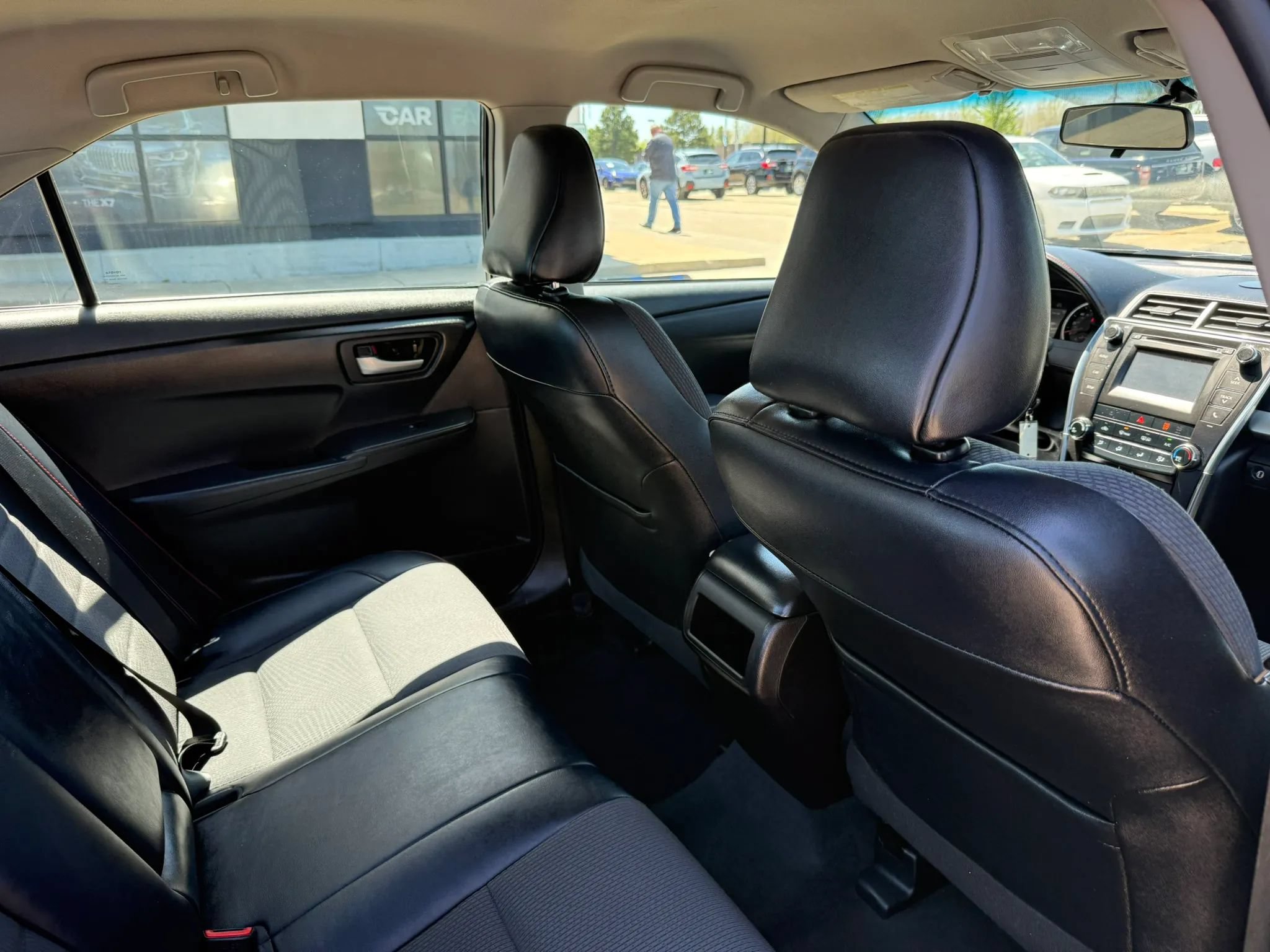 Used 2016 Toyota Camry SE FWD image 22
