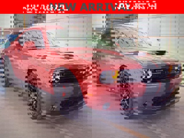 Used 2016 Dodge Challenger SRT w/ Technology Group