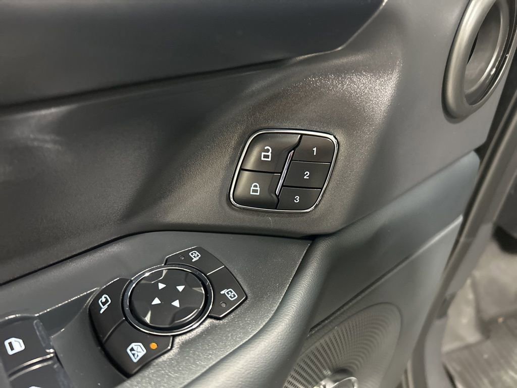 Used 2023 Ford Expedition Platinum image 14