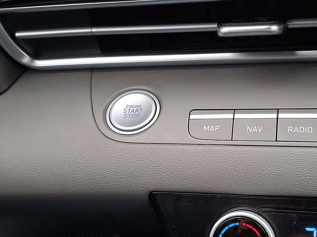 Used 2023 Hyundai Elantra SEL w/ Convenience Package image 22