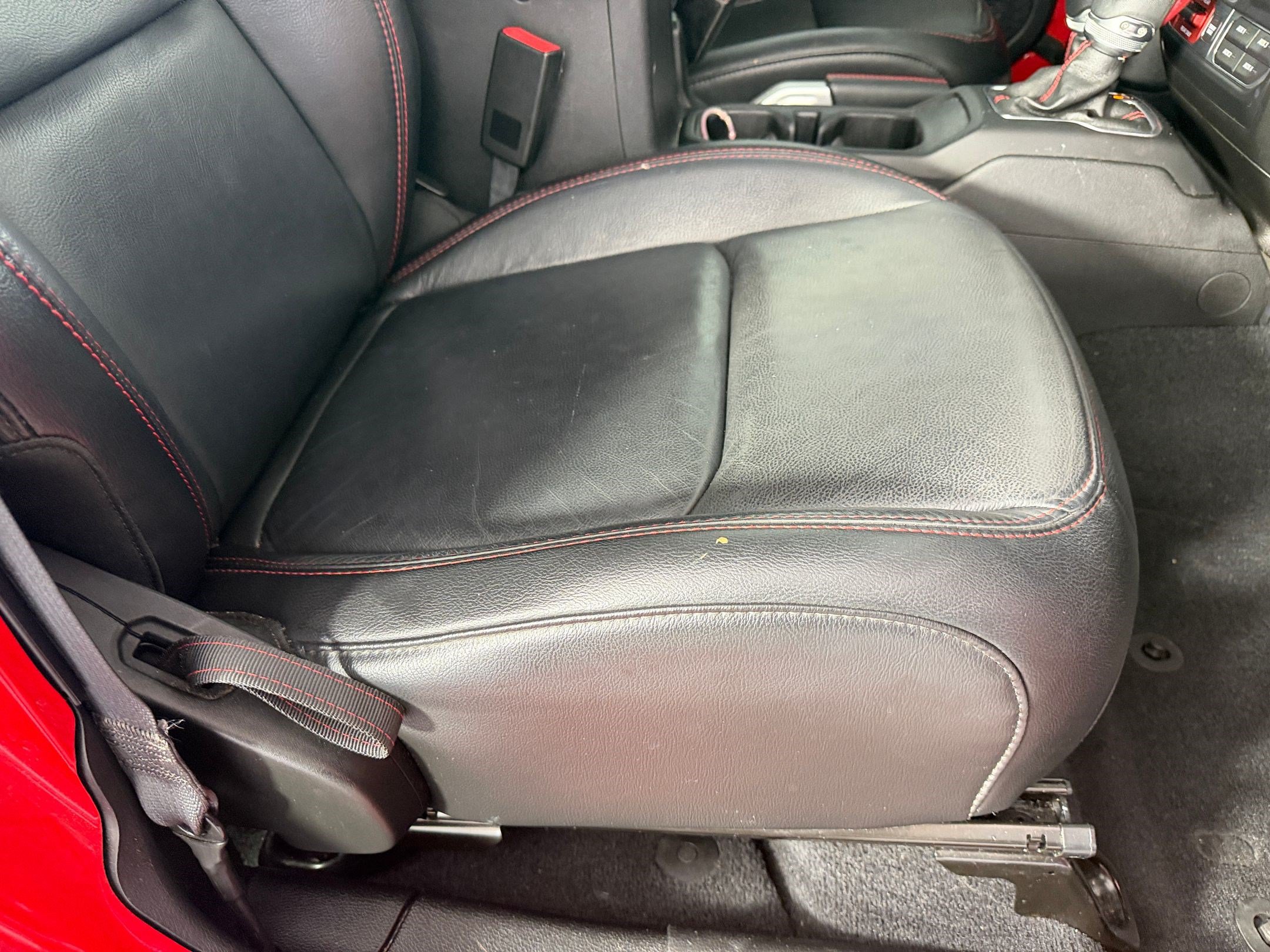 Used 2018 Jeep Wrangler Unlimited Rubicon AWD/4WD image 32