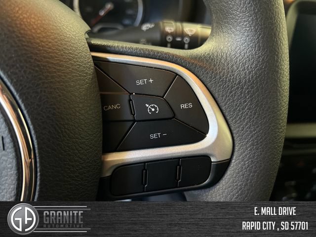 Used 2023 Jeep Renegade Latitude AWD/4WD image 33