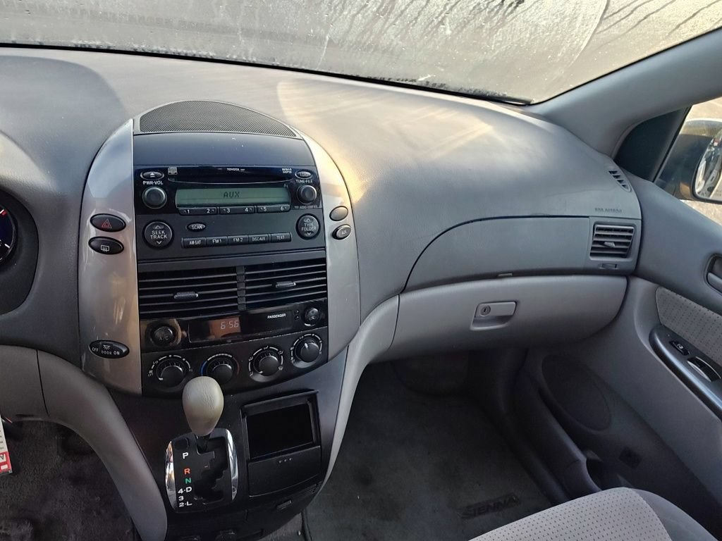 Used 2010 Toyota Sienna LE FWD image 10