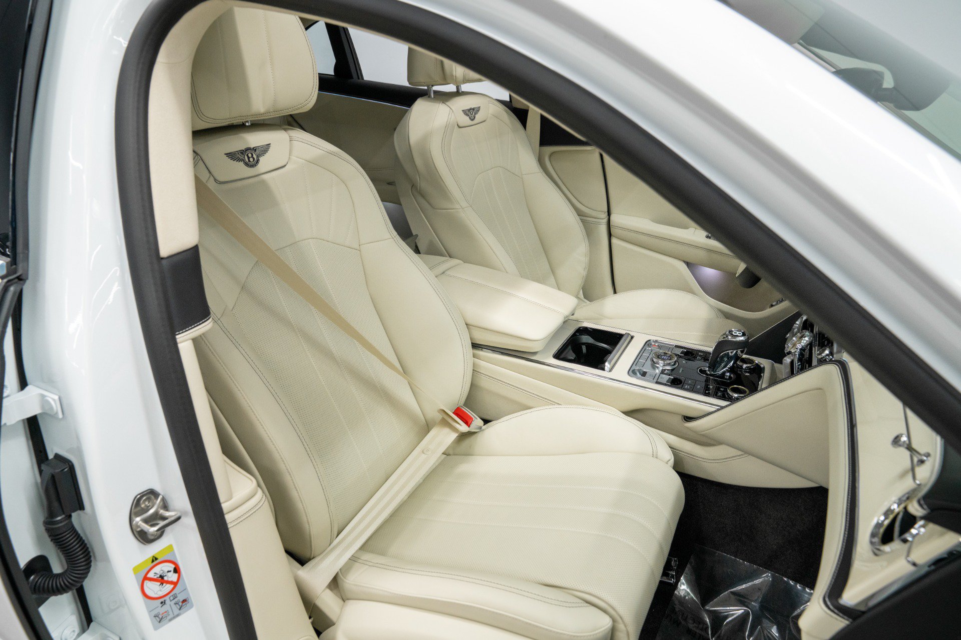 Used 2024 Bentley Flying Spur V8 AWD/4WD image 24