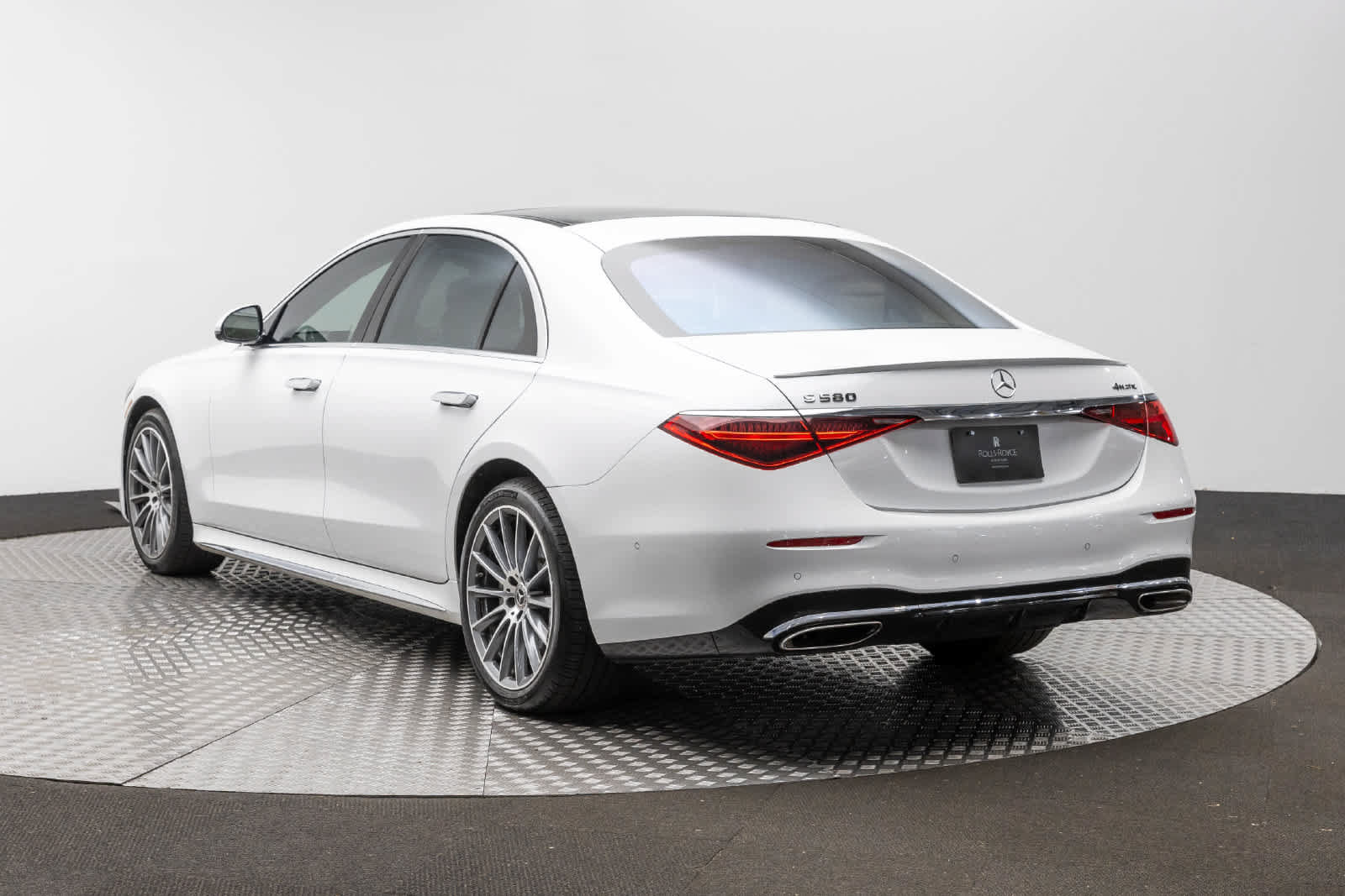 Used 2025 Mercedes-Benz S 580 4MATIC Sedan image 4