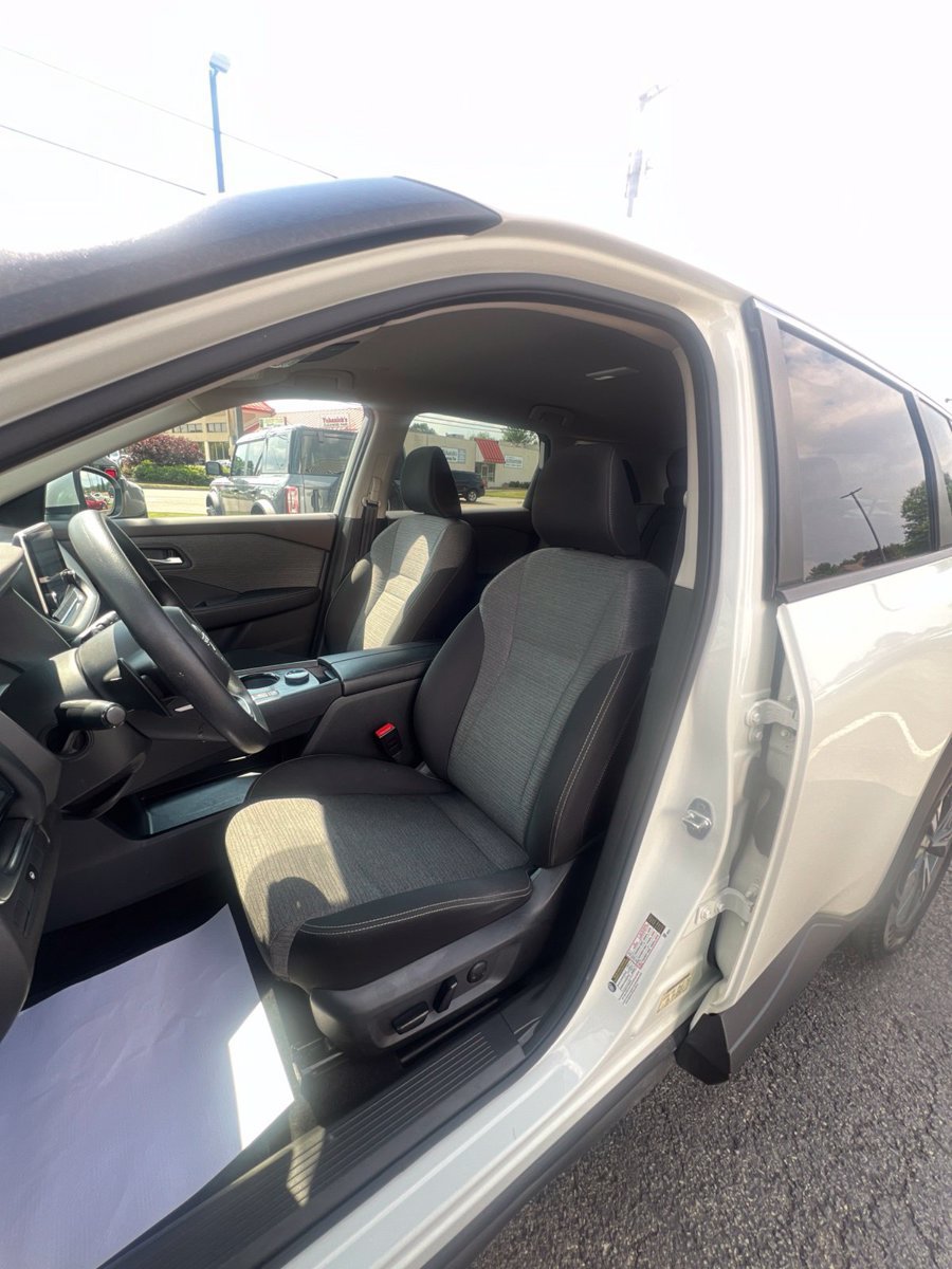 Used 2022 Nissan Rogue SV AWD/4WD image 12