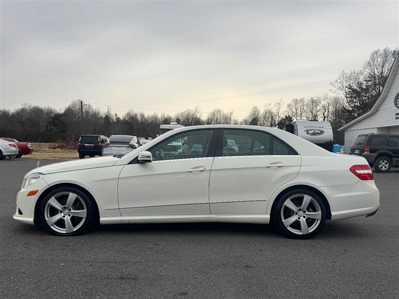 Used 2010 Mercedes-Benz E 350 4MATIC Sedan image 11
