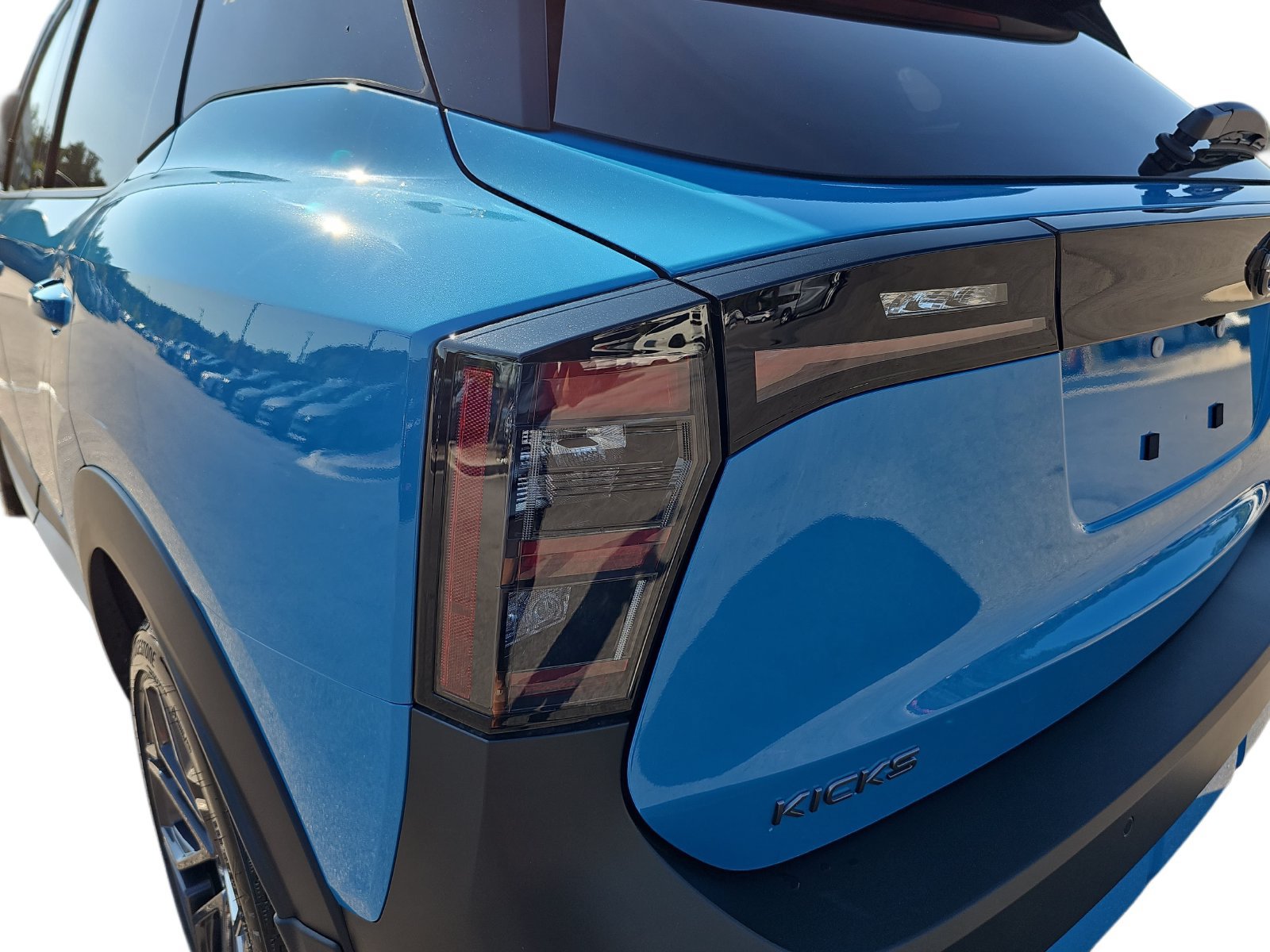 New 2027 Nissan Kicks SR w/ SR Premium Package FWD image 34