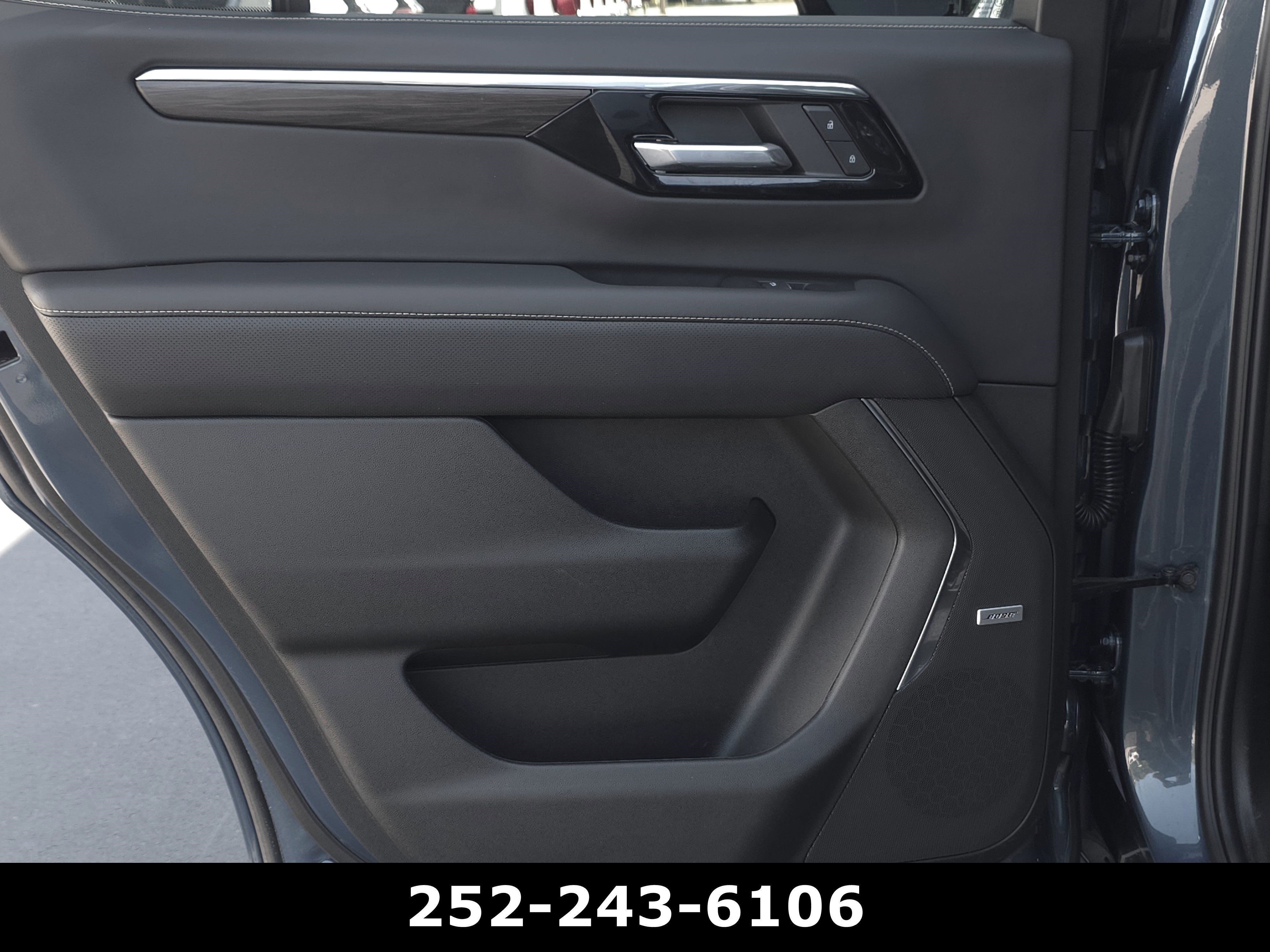 Used 2025 Chevrolet Tahoe Premier RWD image 36