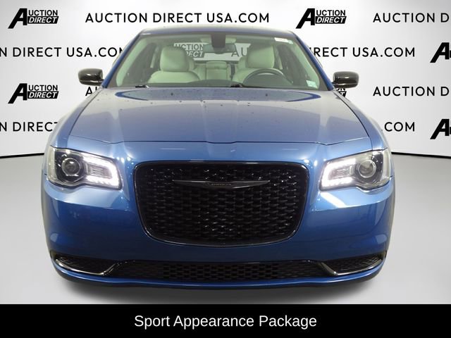Used 2022 Chrysler 300 Touring w/ Sport Appearance Package image 3