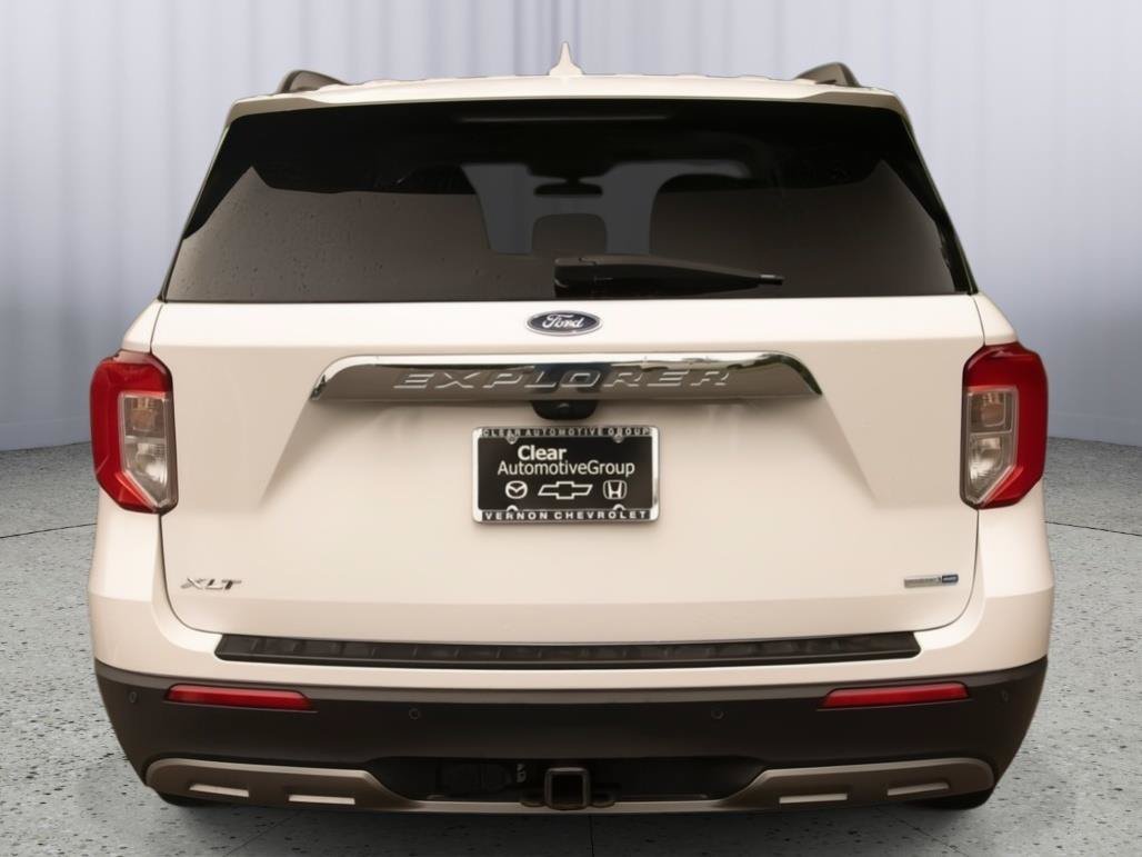 Used 2020 Ford Explorer XLT w/ Equipment Group 202A AWD/4WD image 26