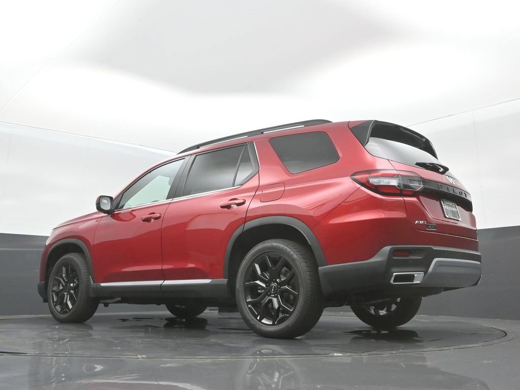 New 2025 Honda Pilot Touring image 17