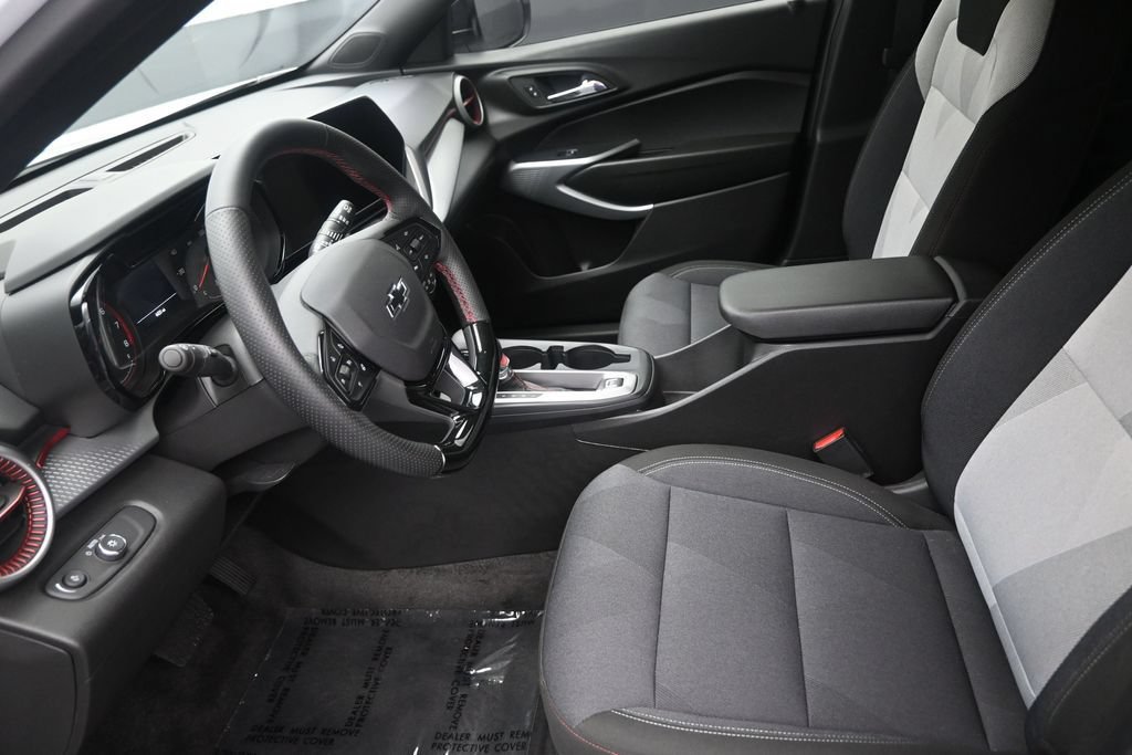 Used 2026 Chevrolet Trax RS FWD image 12