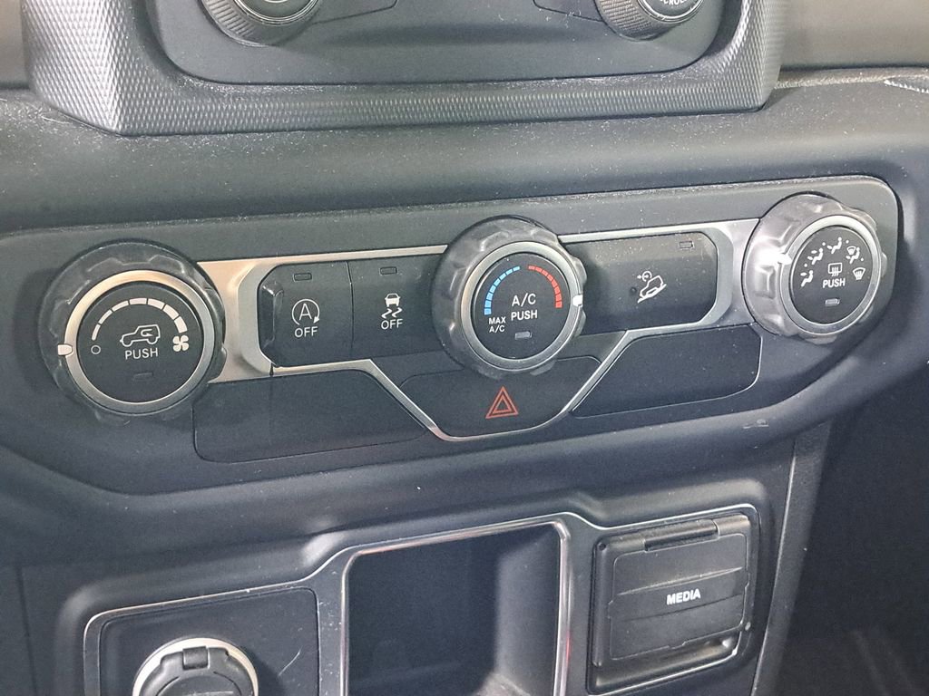 Used 2018 Jeep Wrangler Unlimited Sport image 18