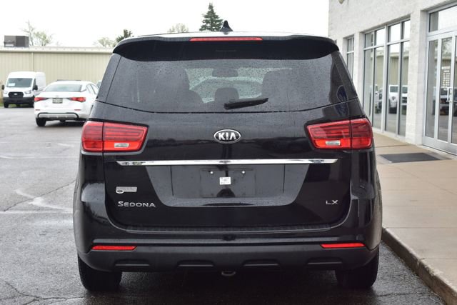 Used 2019 Kia Sedona LX image 8