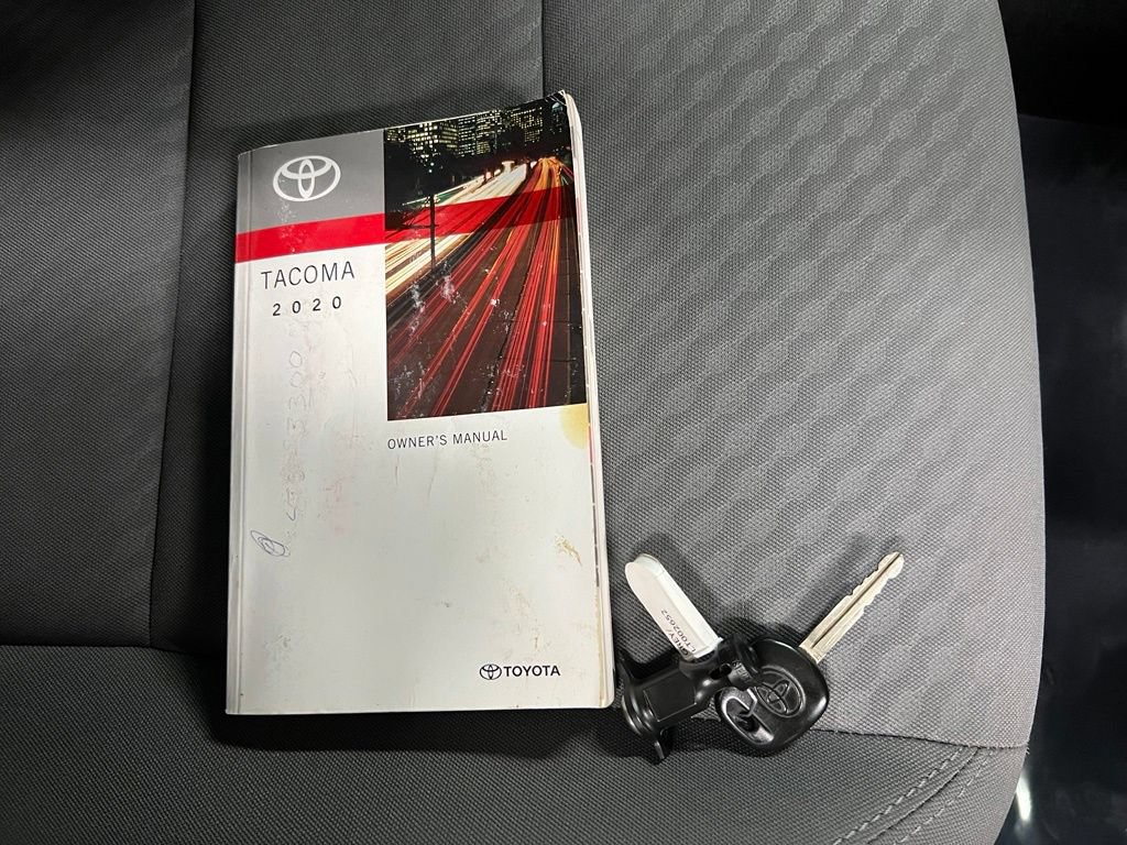 Used 2020 Toyota Tacoma SR AWD/4WD image 32