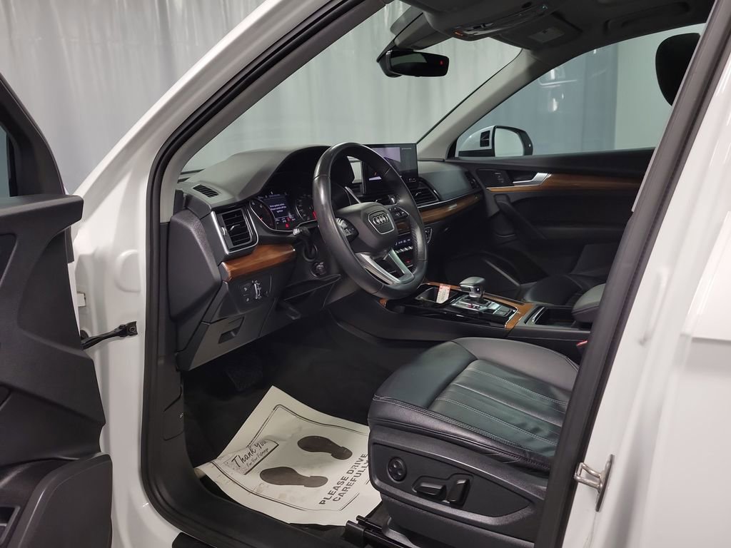 Used 2021 Audi Q5 2.0T Premium w/ Convenience Package image 12