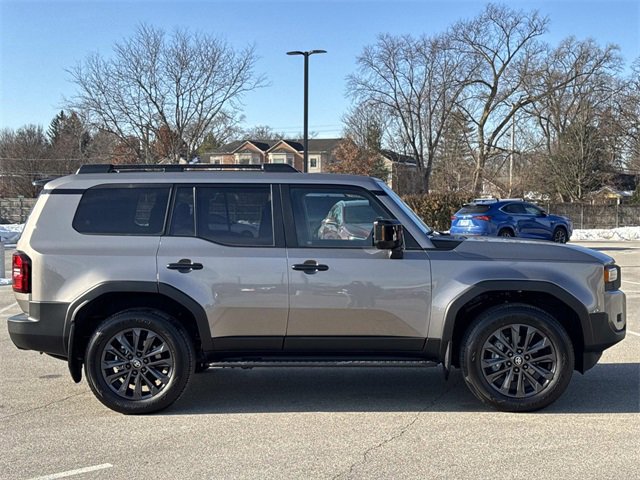 Used 2024 Toyota Land Cruiser image 4