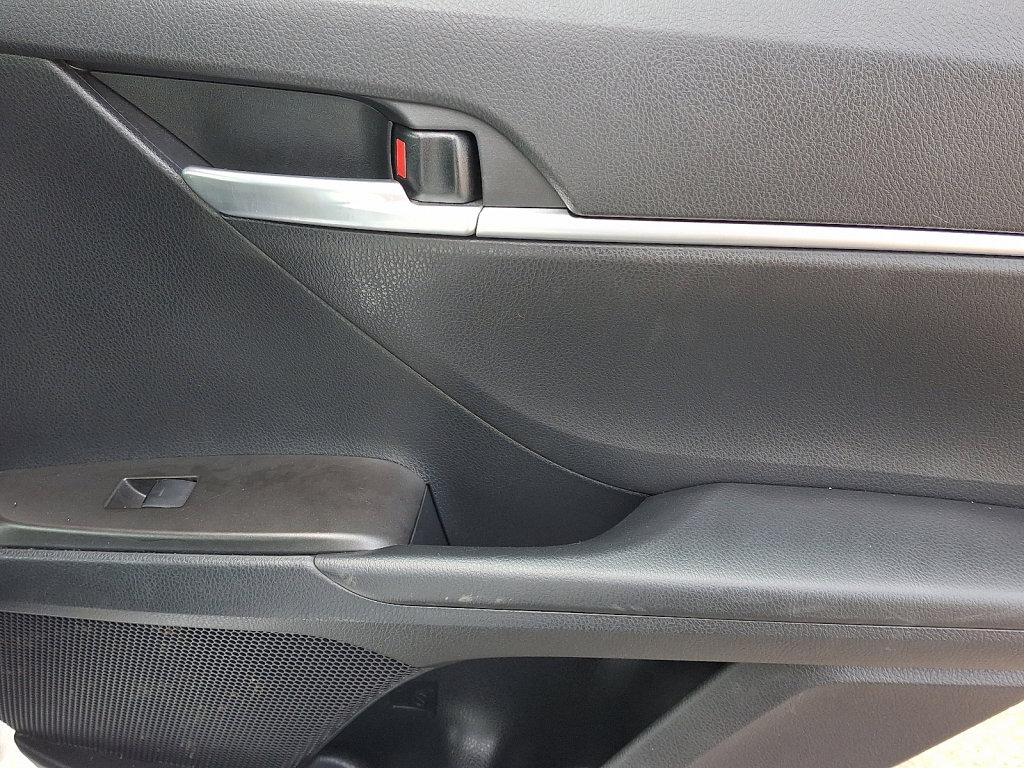 Used 2023 Toyota Camry SE image 14