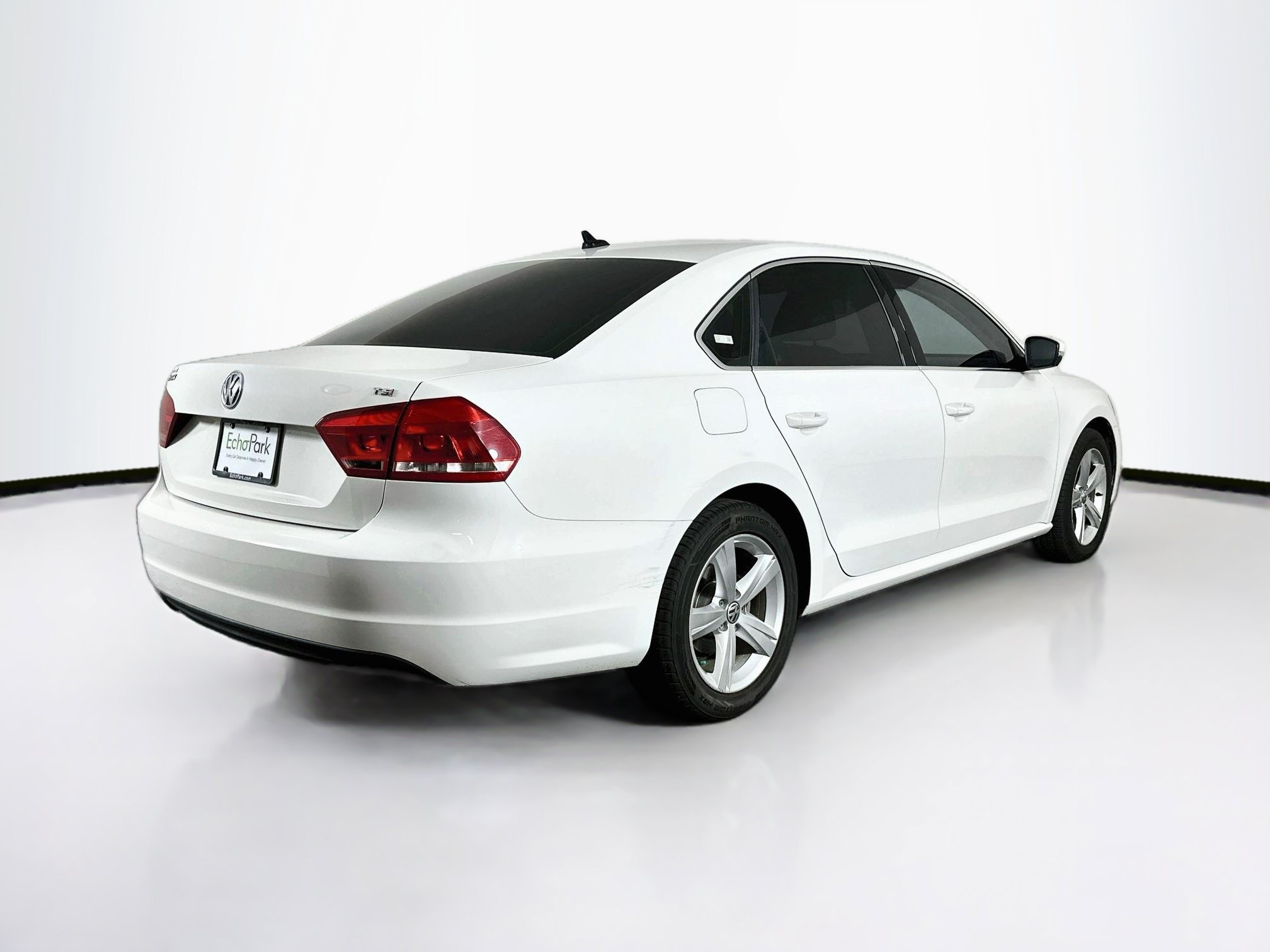 Used 2015 Volkswagen Passat 1.8T Limited Edition FWD image 9