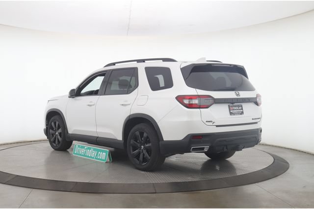 Used 2025 Honda Pilot Black Edition image 8