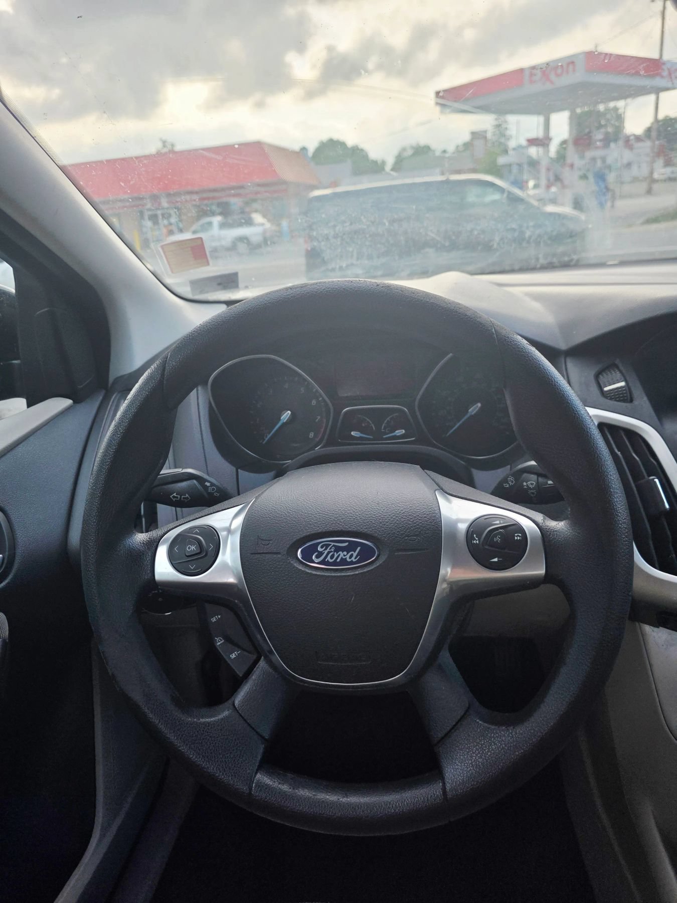 Used 2014 Ford Focus SE FWD image 19