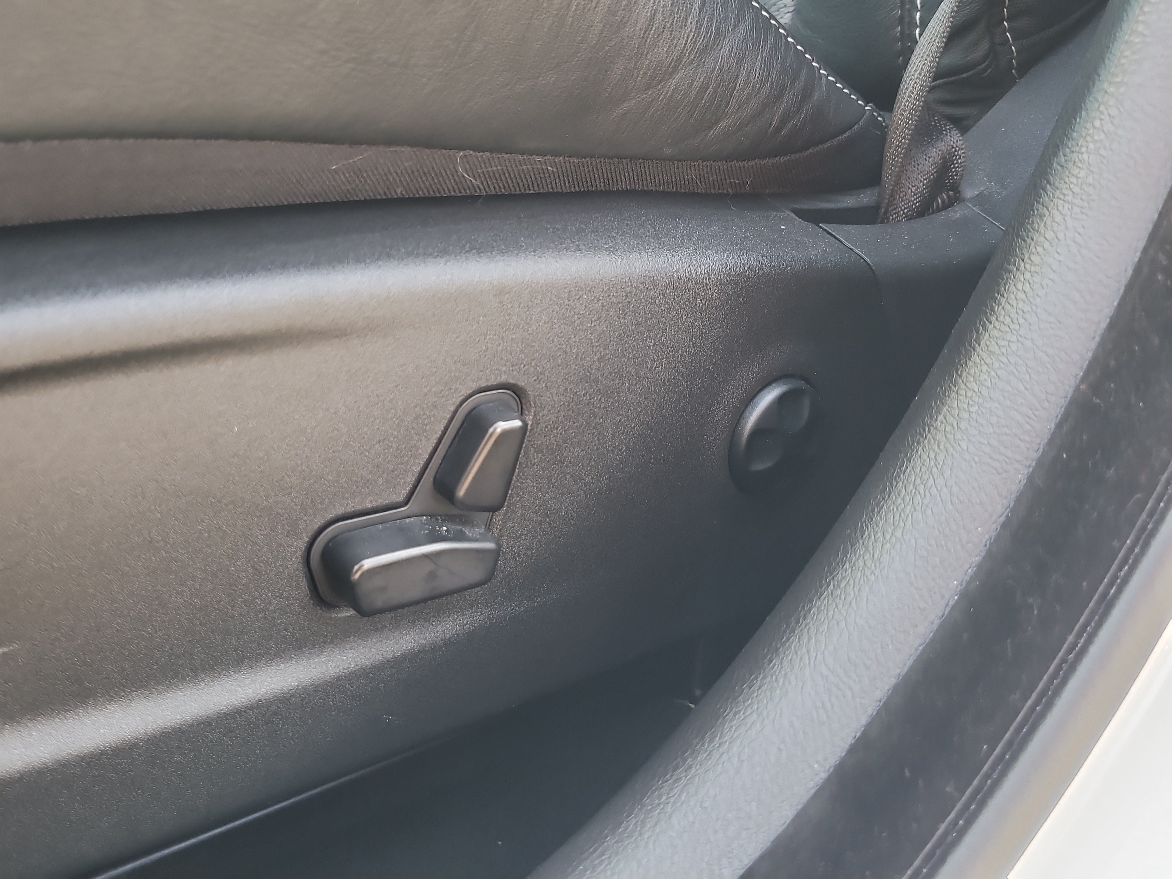Used 2023 Chrysler 300 C RWD image 18