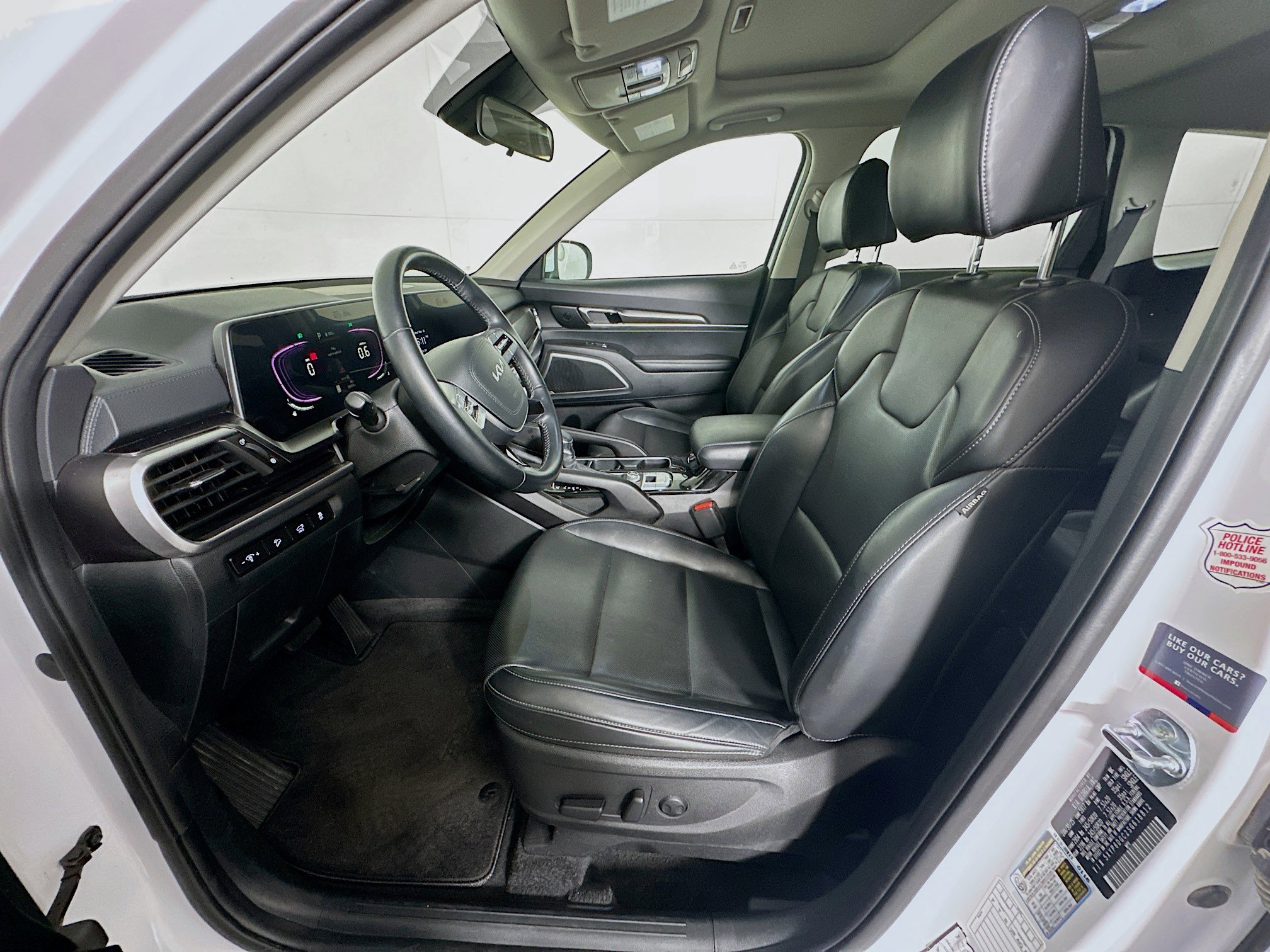 Used 2025 Kia Telluride S image 13