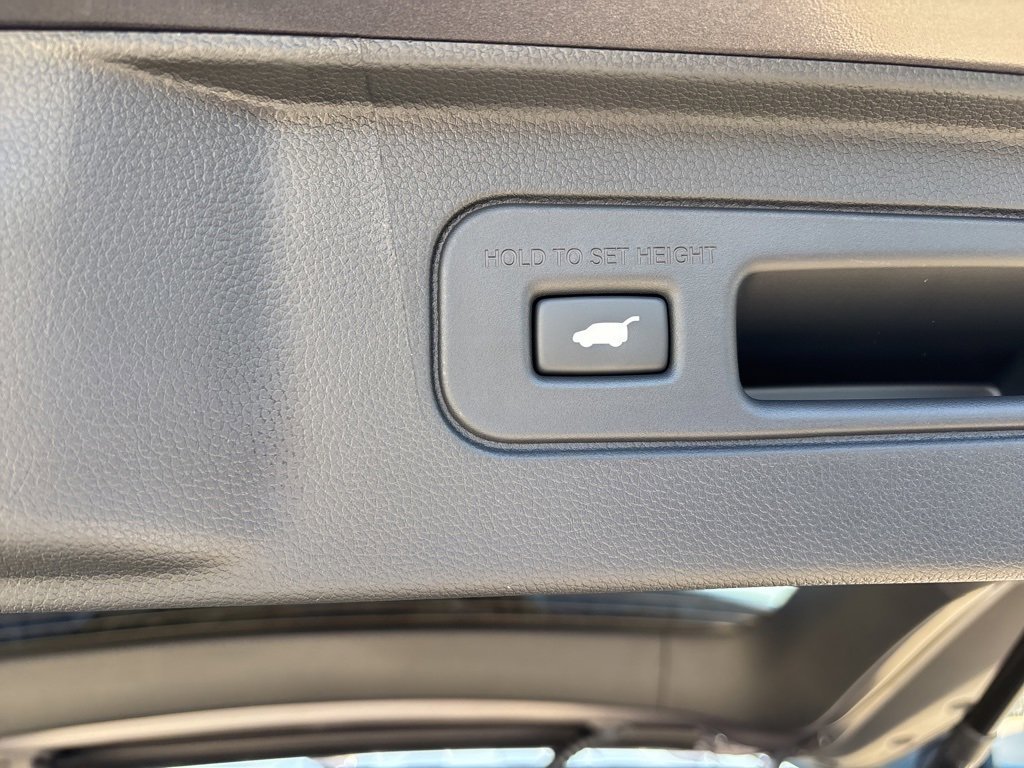 New 2025 Honda Pilot Touring image 18