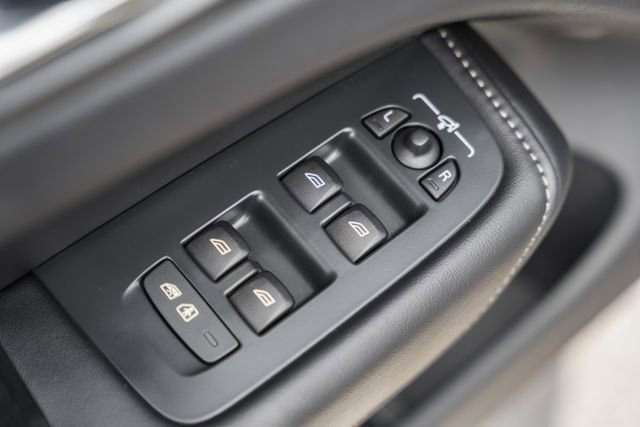 Used 2024 Volvo XC60 T8 Ultimate w/ Protection Package Premier image 38