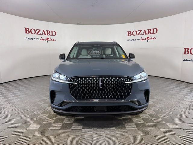 Used 2025 Lincoln Aviator Reserve w/ Equipment Group 201A image 2
