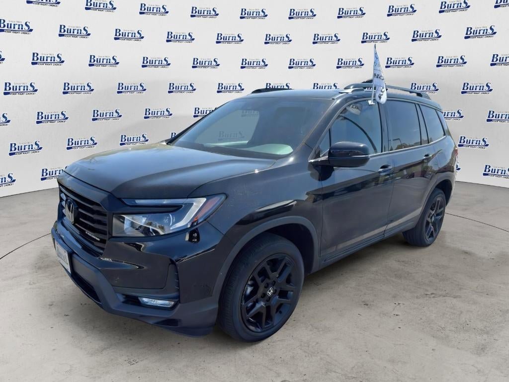 Used 2025 Honda Passport Black Edition image 3