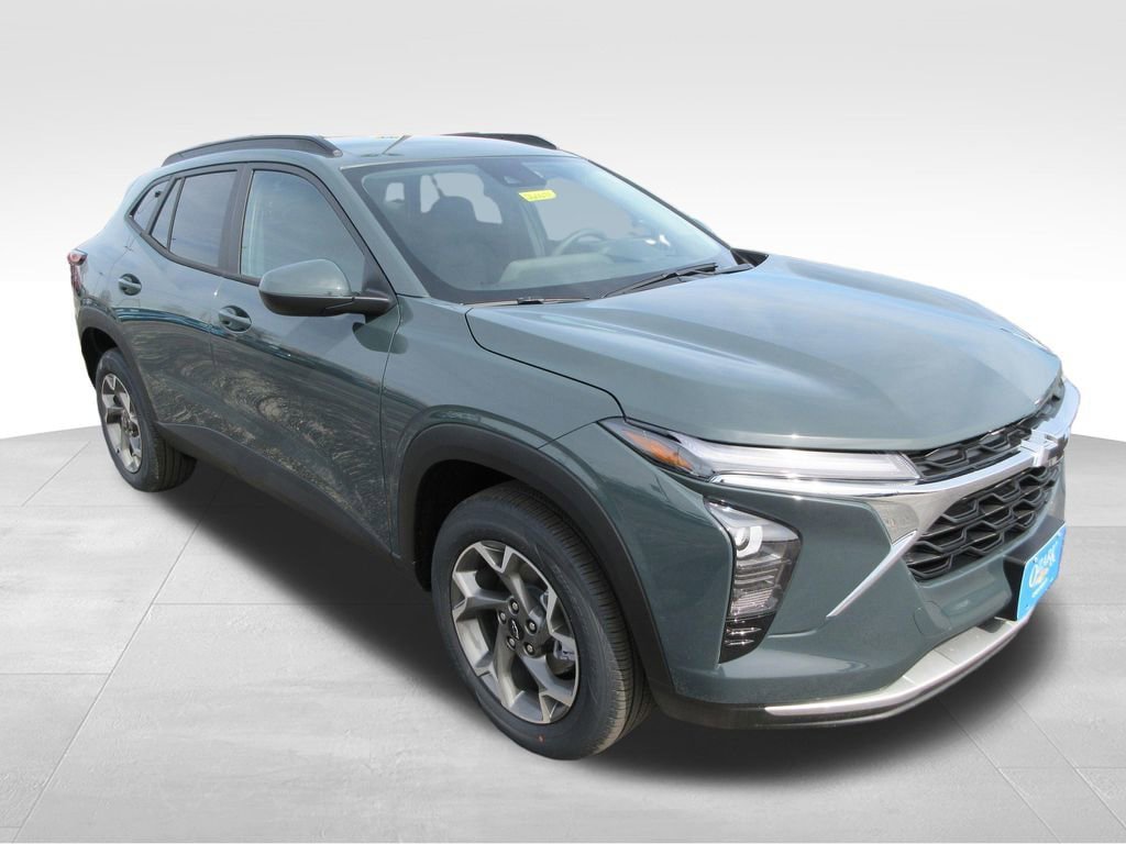 New 2026 Chevrolet Trax LT w/ LPO, Blackout Package FWD image 7