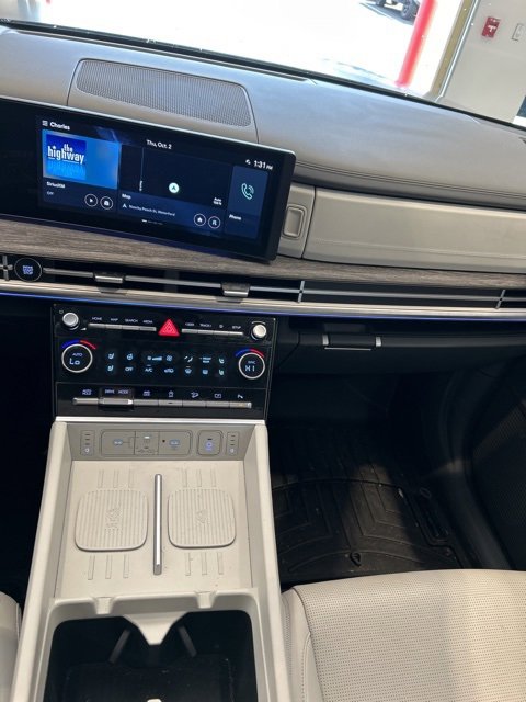 Used 2025 Hyundai Santa Fe Calligraphy image 13