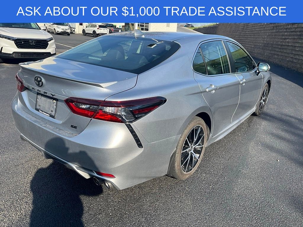 Used 2023 Toyota Camry SE w/ Cold Weather Package image 5
