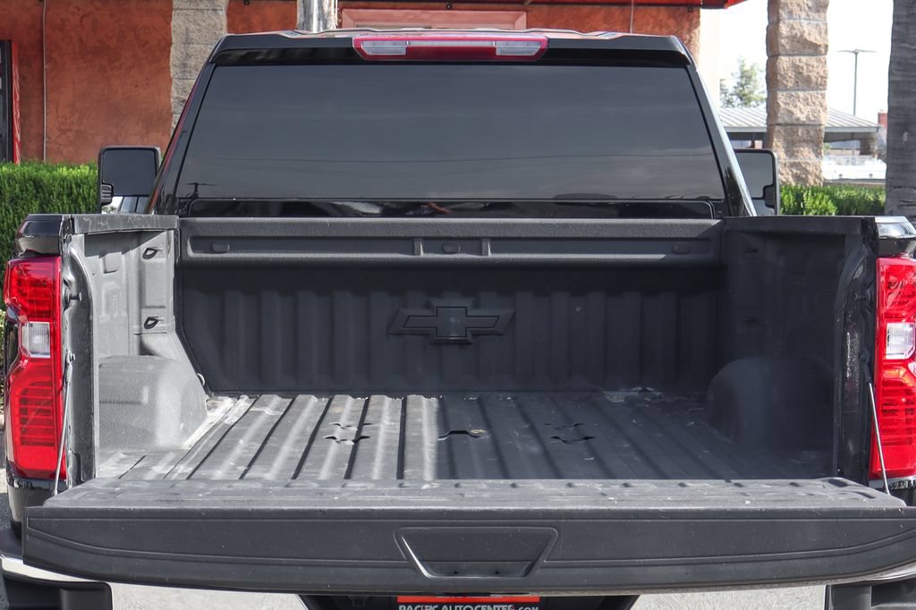 Used 2024 Chevrolet Silverado 2500 LT w/ Convenience Package AWD/4WD image 8
