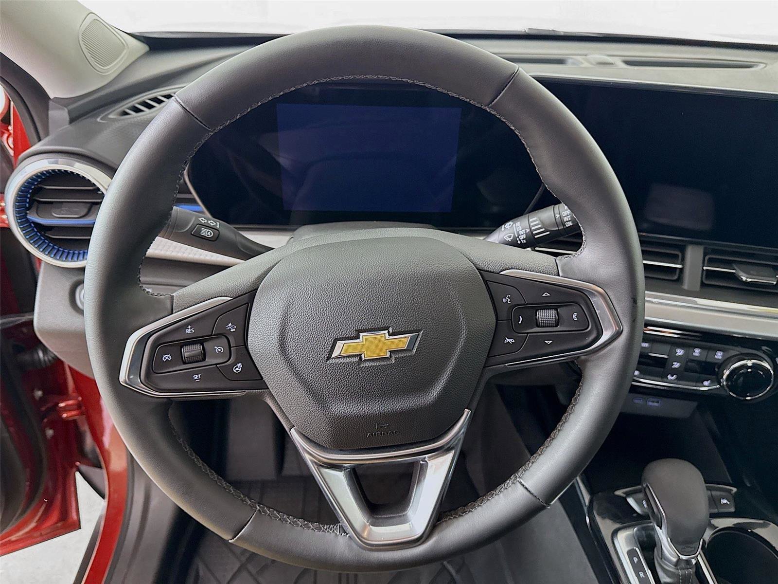 Used 2024 Chevrolet Trax LT w/ Driver Confidence Package FWD image 18