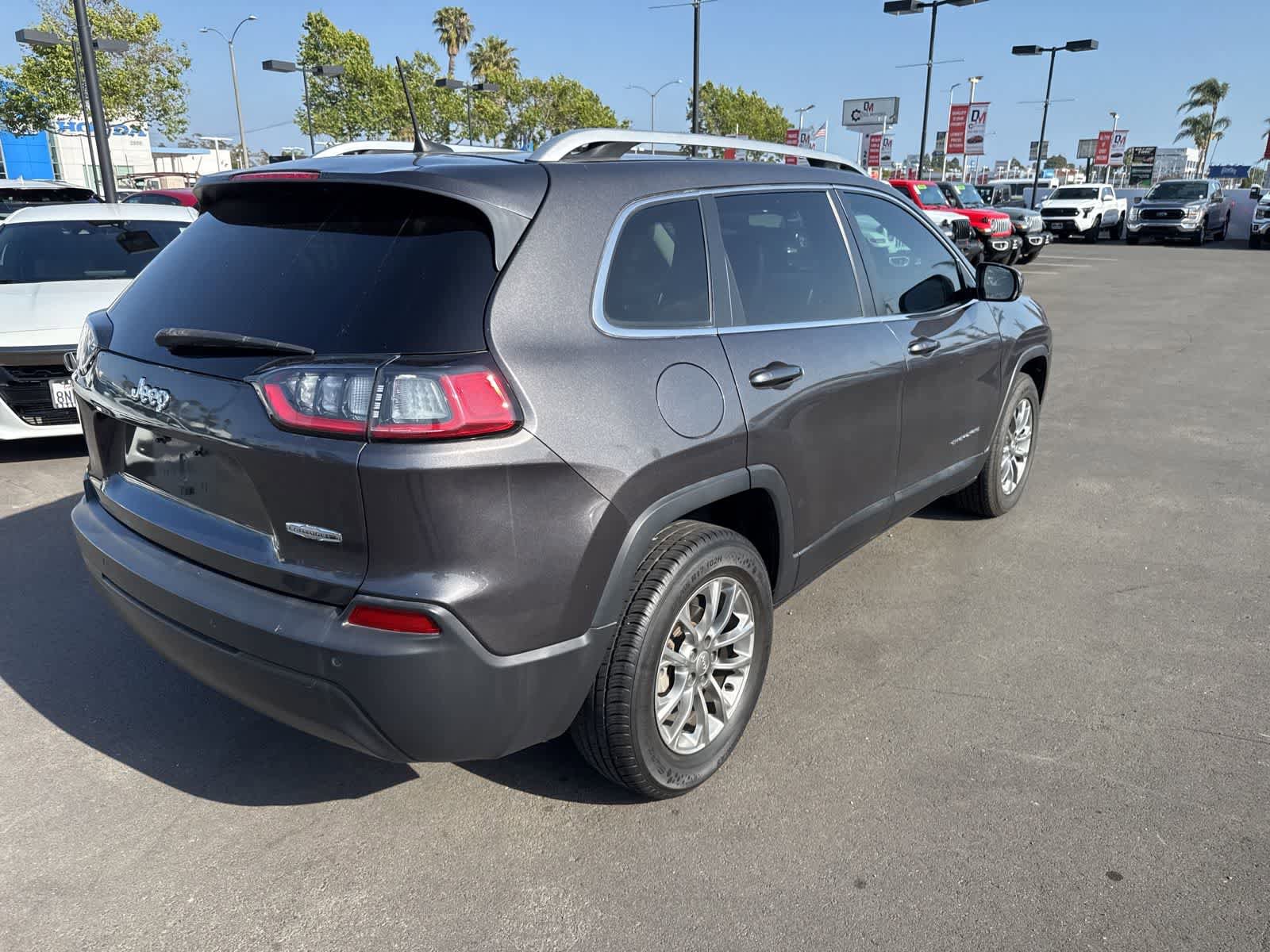 Used 2019 Jeep Cherokee Latitude Plus FWD image 21