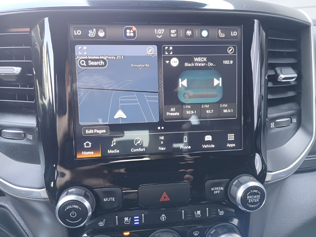 Used 2022 RAM 1500 Laramie AWD/4WD image 19