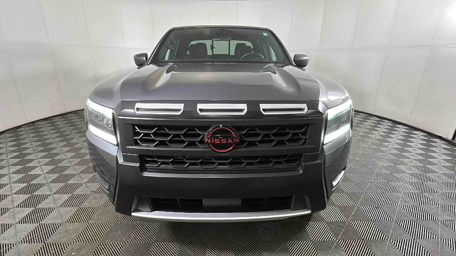 Used 2026 Nissan Frontier PRO-4X AWD/4WD image 8