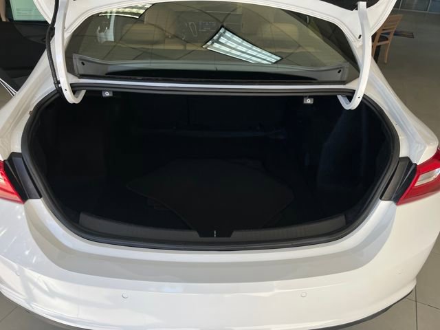 Used 2024 Chevrolet Malibu LT image 10